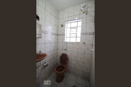 Casa para alugar com 150m², 3 quartos e 1 vaga Casa para alugar com 150m², 3 quartos e 1 vagaBanheiro