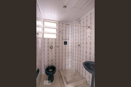 Banheiro de kitnet/studio para alugar com 1 quarto, 40m² em Coronel Aparicio Borges, Porto Alegre