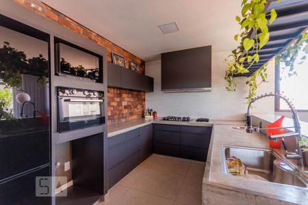 Apartamento para alugar com 216m², 3 quartos e 2 vagas Apartamento para alugar com 216m², 3 quartos e 2 vagasCozinha