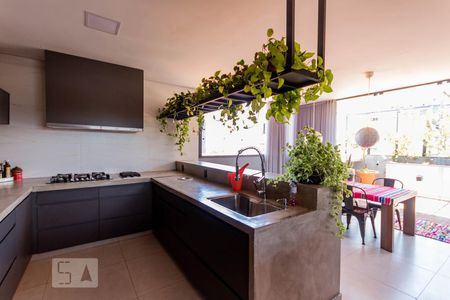 Apartamento para alugar com 216m², 3 quartos e 2 vagas Apartamento para alugar com 216m², 3 quartos e 2 vagasCozinha