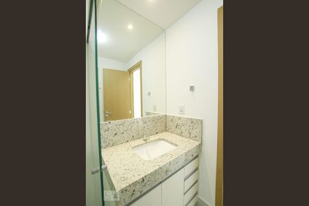 Casa para alugar com 66m², 2 quartos e 1 vagaDetalhe do Banheiro da Suite 1 - Espelho