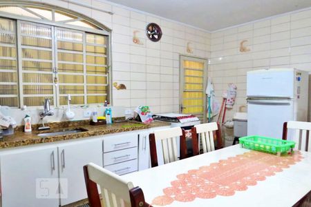 Casa à venda com 300m², 3 quartos e 1 vaga Casa à venda com 300m², 3 quartos e 1 vagaCozinha - Armários