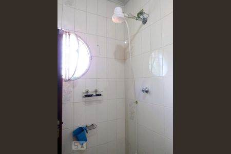 Casa à venda com 300m², 3 quartos e 1 vaga Casa à venda com 300m², 3 quartos e 1 vagaChuveiro