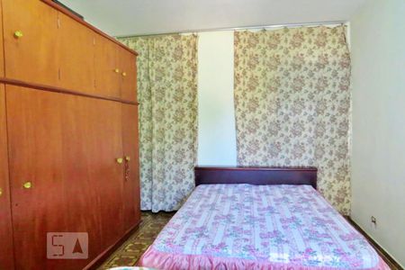 Casa à venda com 300m², 3 quartos e 1 vaga Casa à venda com 300m², 3 quartos e 1 vagaQuarto Suíte - Armários