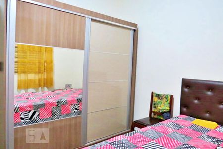 Casa à venda com 300m², 3 quartos e 1 vaga Casa à venda com 300m², 3 quartos e 1 vagaQuarto 2 - Armários