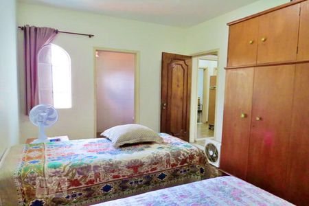 Casa à venda com 300m², 3 quartos e 1 vaga Casa à venda com 300m², 3 quartos e 1 vagaQuarto Suíte - Armários