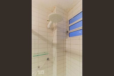 Apartamento para alugar com 55m², 2 quartos e sem vagaBanheiro - Chuveiro