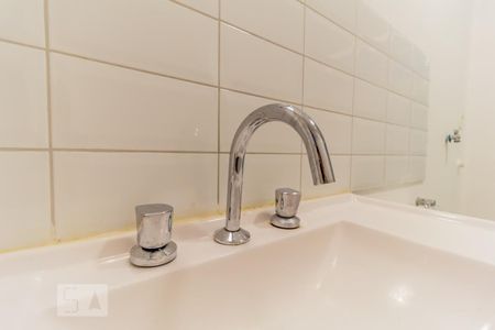 Apartamento para alugar com 55m², 2 quartos e sem vagaBanheiro - Pia