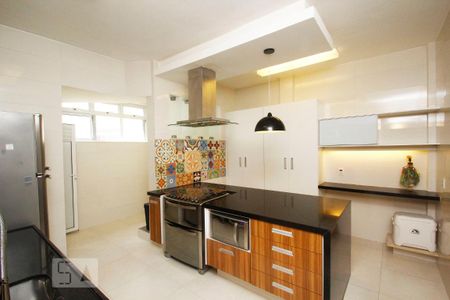 Apartamento à venda com 103m², 2 quartos e sem vagaCozinha
