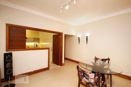 Apartamento à venda com 103m², 2 quartos e sem vagaSala