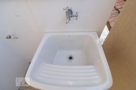 Casa de condomínio para alugar com 55m², 2 quartos e 1 vagaDetalhe da area de serviço - tanque