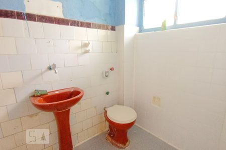 Banheiro Social de kitnet/studio para alugar com 1 quarto, 35m² em Centro, Rio de Janeiro