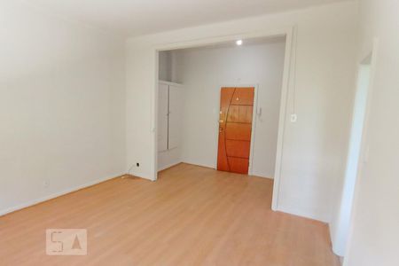 Sala/Quarto de kitnet/studio para alugar com 1 quarto, 35m² em Centro, Rio de Janeiro