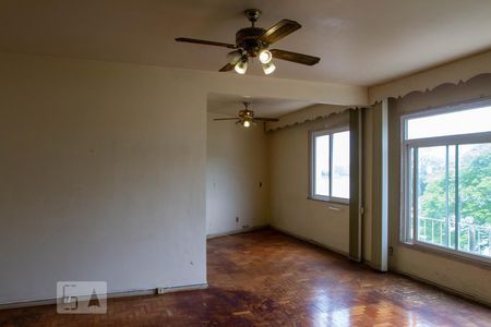 Apartamento à venda com 223m², 4 quartos e 2 vagasSala