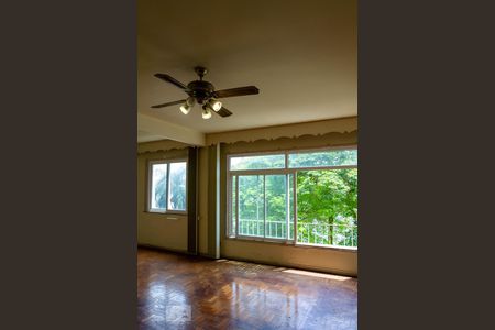 Apartamento à venda com 223m², 4 quartos e 2 vagasSala