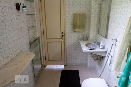 Apartamento à venda com 223m², 4 quartos e 2 vagasBanheiro do Quarto 4 - Suíte