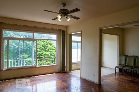 Apartamento à venda com 223m², 4 quartos e 2 vagasSala