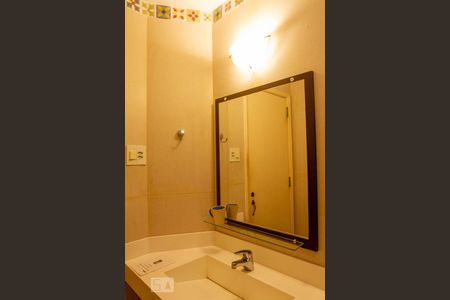 Apartamento à venda com 223m², 4 quartos e 2 vagasBanheiro Social