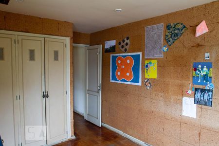 Apartamento à venda com 223m², 4 quartos e 2 vagasQuarto 1