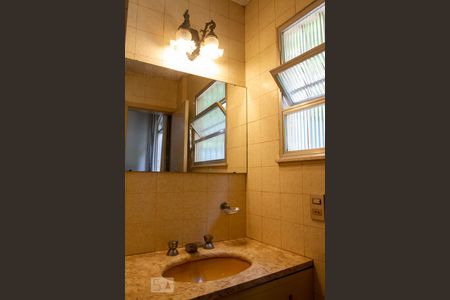 Apartamento à venda com 223m², 4 quartos e 2 vagasBanheiro do Quarto 3 - Suíte