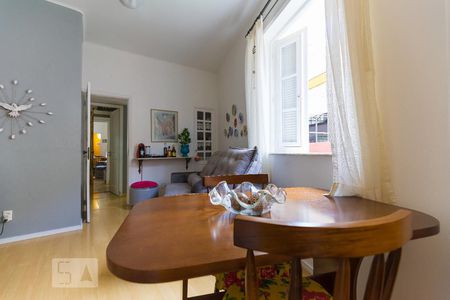Sala de apartamento à venda com 2 quartos, 64m² em Cosme Velho, Rio de Janeiro
