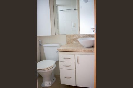 Apartamento para alugar com 62m², 2 quartos e 1 vaga Apartamento para alugar com 62m², 2 quartos e 1 vagaBanheiro da Suíte
