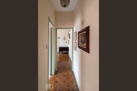 Casa à venda com 600m², 4 quartos e 5 vagasCorredor