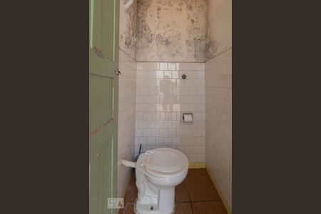 Casa à venda com 600m², 4 quartos e 5 vagasBanheiro de Serviço