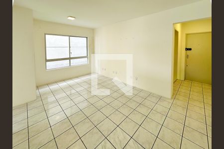 Sala de apartamento para alugar com 2 quartos, 65m² em Barreiros, São José