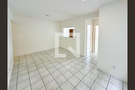 Sala de apartamento para alugar com 2 quartos, 65m² em Barreiros, São José