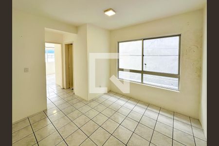 Apartamento para alugar com 2 quartos, 65m² em Barreiros, São José