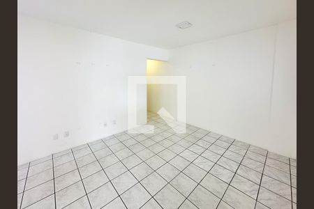 Apartamento para alugar com 2 quartos, 65m² em Barreiros, São José