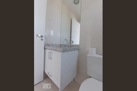 Apartamento à venda com 75m², 2 quartos e 2 vagasBanheiro da Suíte 2