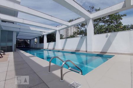 Apartamento à venda com 75m², 2 quartos e 2 vagasPiscina