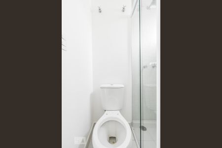Banheiro de kitnet/studio para alugar com 1 quarto, 30m² em Cerqueira César, São Paulo