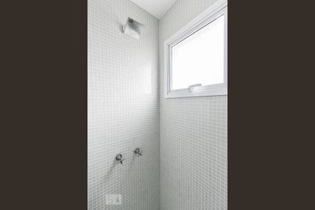 Banheiro de kitnet/studio para alugar com 1 quarto, 30m² em Cerqueira César, São Paulo