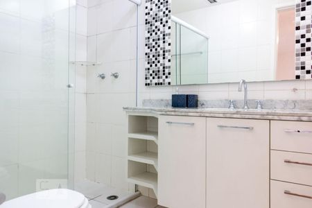 Apartamento para alugar com 70m², 2 quartos e 2 vagasBanheiro