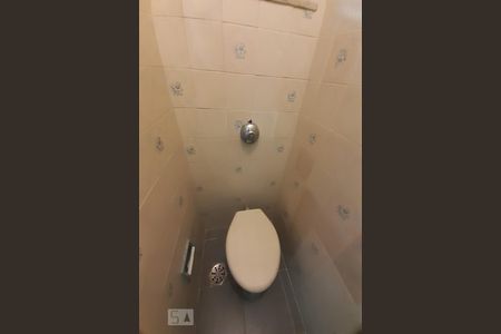 Apartamento para alugar com 76m², 2 quartos e sem vagaBanheiro de Serviço