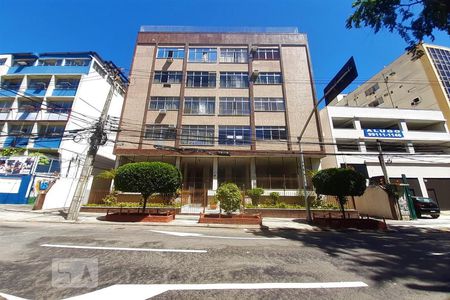 Apartamento para alugar com 76m², 2 quartos e sem vagaFachada