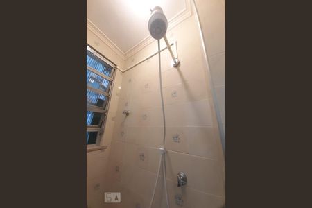 Apartamento para alugar com 76m², 2 quartos e sem vagaBanheiro de Serviço