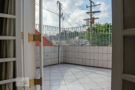 Suíte de casa à venda com 3 quartos, 131m² em Vila Vitório Mazzei, São Paulo