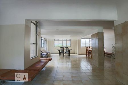 Apartamento para alugar com 77m², 2 quartos e sem vagaÁrea comum - Salão de festas