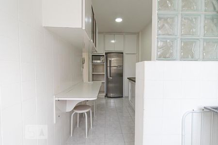 Apartamento para alugar com 77m², 2 quartos e sem vagaCozinha e Área de Serviço