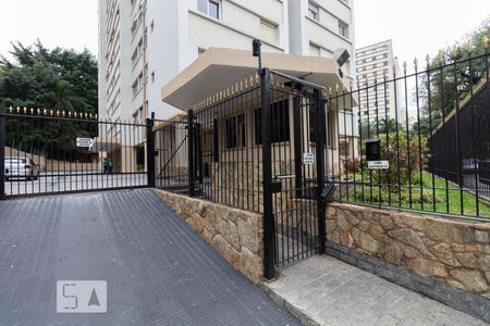 Apartamento para alugar com 77m², 2 quartos e sem vagaFachada e portaria