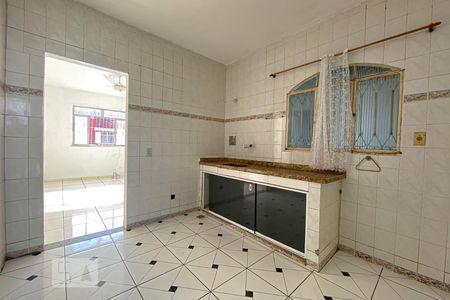 Casa para alugar com 80m², 3 quartos e 8 vagasCozinha