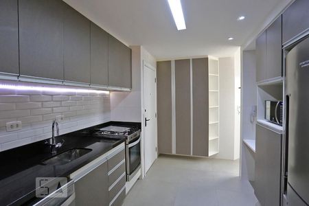 Apartamento para alugar com 76m², 1 quarto e 2 vagasCozinha