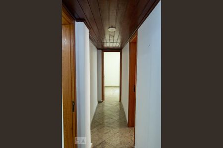 corredor para quartos de apartamento para alugar com 3 quartos, 120m² em Tijuca, Rio de Janeiro