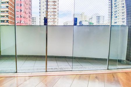 Apartamento à venda com 120m², 4 quartos e 4 vagasVaranda