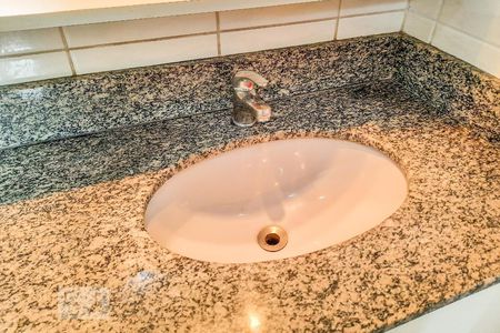 Apartamento à venda com 120m², 4 quartos e 4 vagasBanheiro da Suíte 2