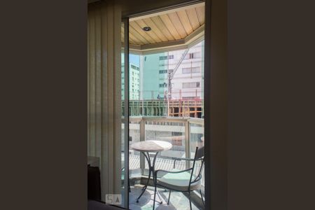 Varanda da sala de apartamento para alugar com 2 quartos, 60m² em Liberdade, São Paulo